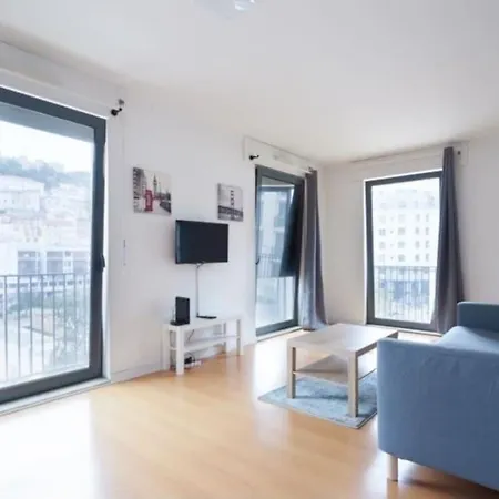 Apartamento Elevator Flat And Parking Spaces *