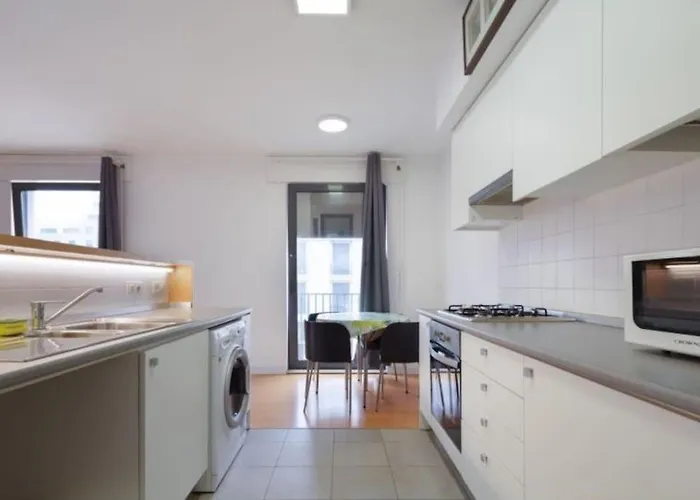 Διαμέρισμα Elevator Flat And Parking Spaces